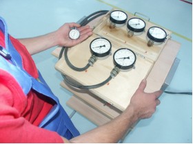 Прибор для проверки пневматического тормозного привода М 100